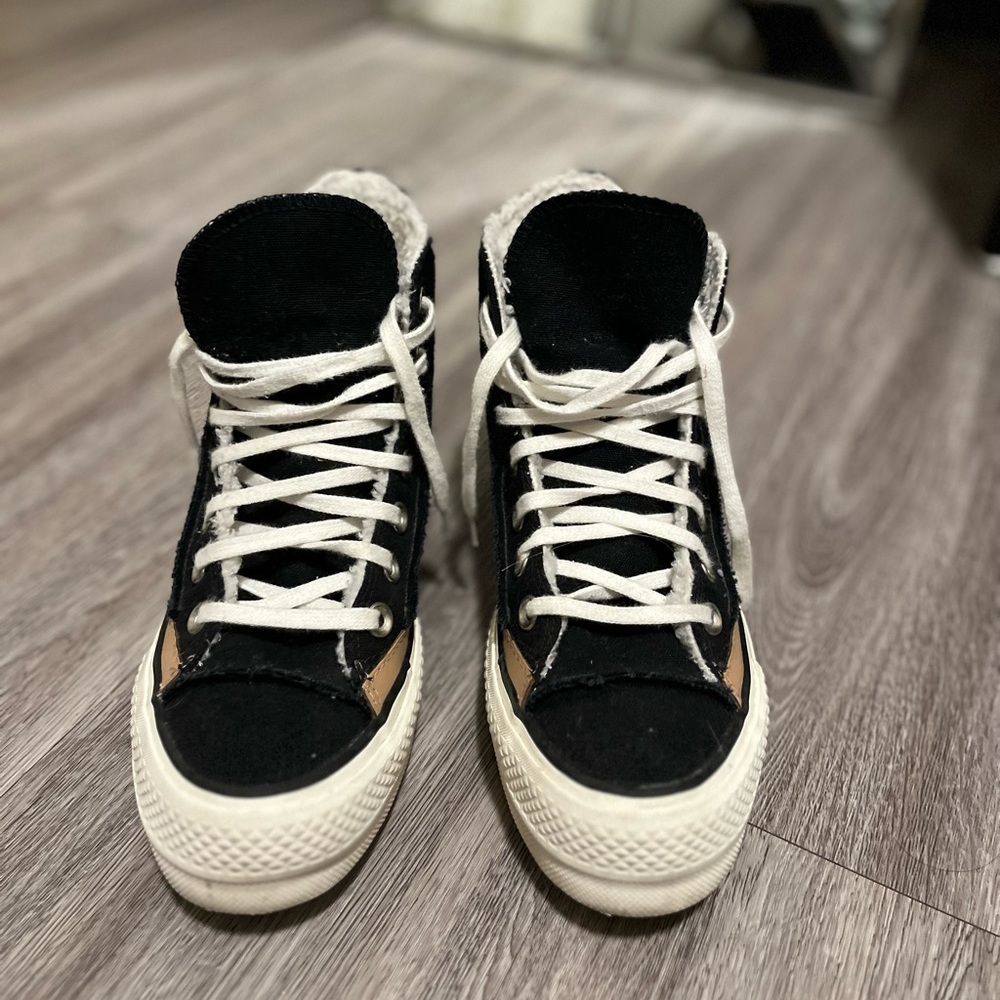 Platform converse